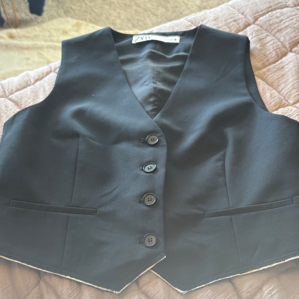Zara Women's Elegant navy blue Buttoned Vest with white trim